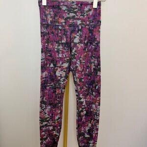 Lululemon - Size 6 / 25 Length.